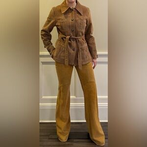 1970s Vintage Women's Tan Suede Belted Jacket